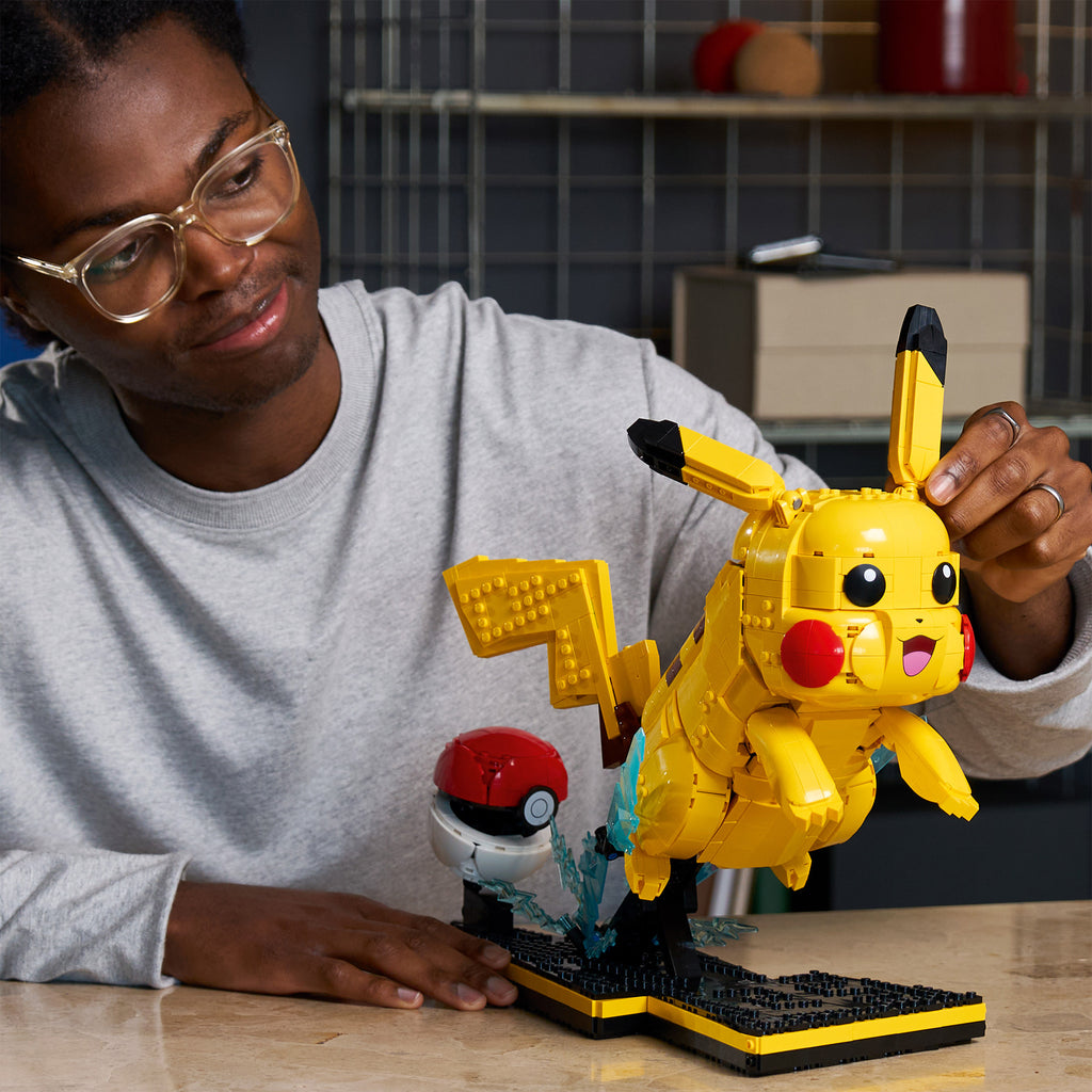 LEGO Pokemon Eevee & Pikachu and Poke Ball Bundle